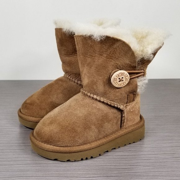 UGG Bailey Button II Kids Boot, Tan Suede, Toddlers Size 6 US / 22.5 - Picture 3 of 13